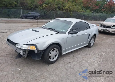 2000 Ford Mustang z USA, uszkodzony, nr VIN 1FAFP4045YF108287